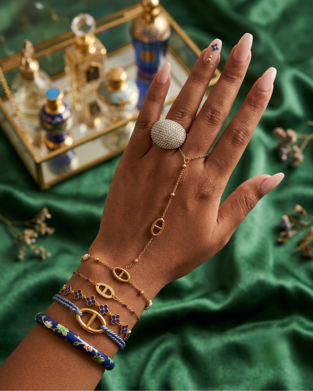 Bague Dôme Pavée de Strass – Acier Inoxydable