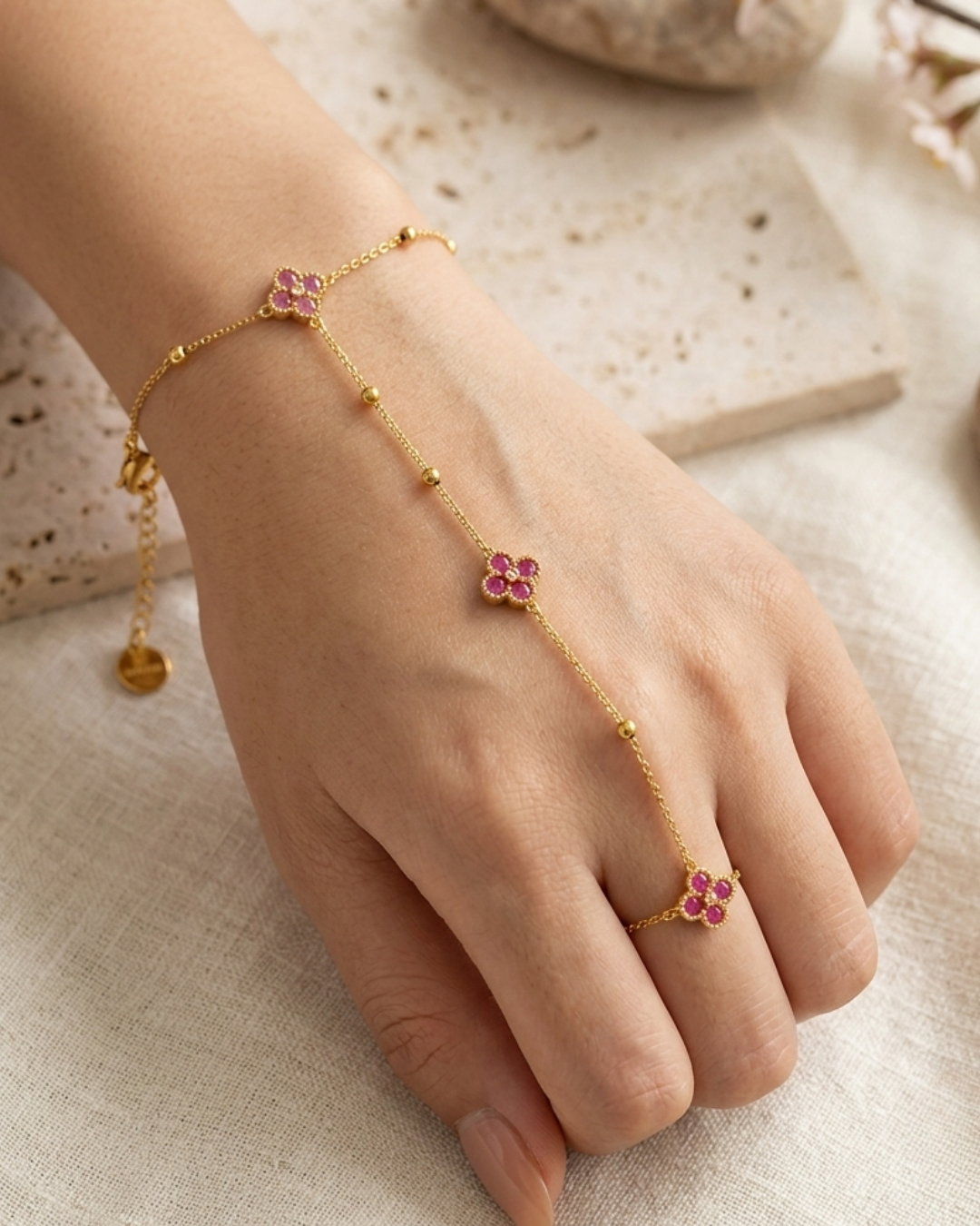 Bracelet Chaîne de Main Rosa Trèfles Rosés