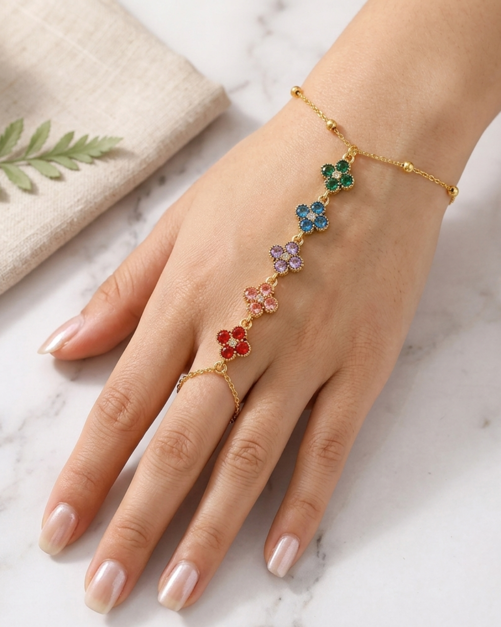 Chaîne de Main Fleurs Léa Multicolores – Acier Inoxydable